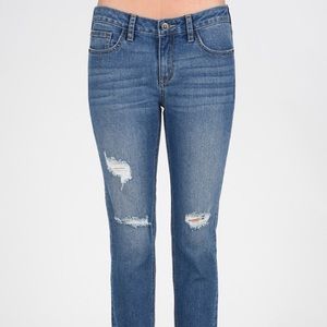 Distressed Straight Leg Crops